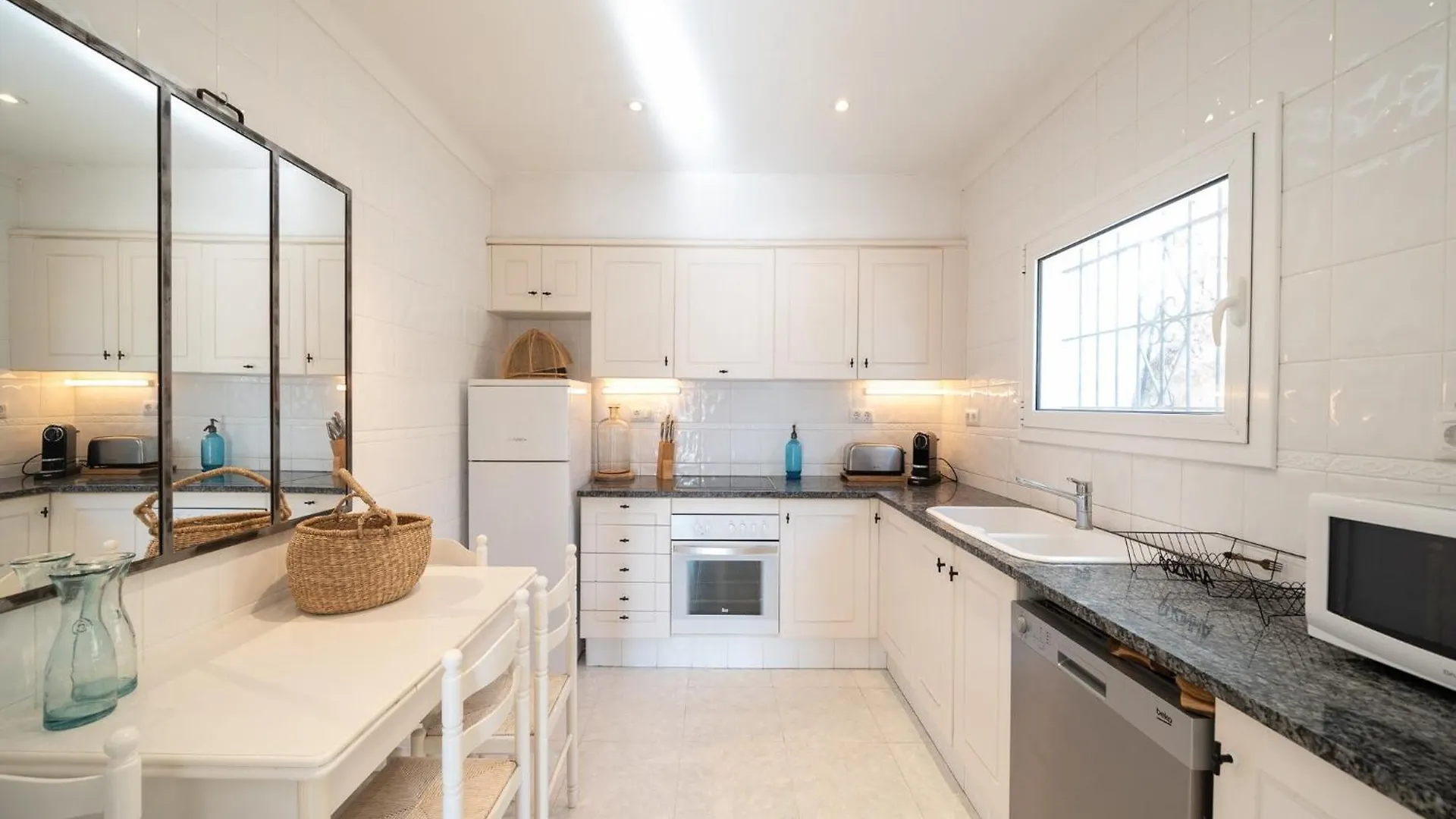 Spacious Villa In Costa Brava L' Escala